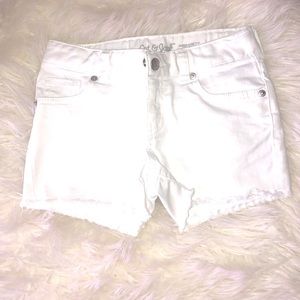 Cat & Jack White Jean Shorts Size 7/8